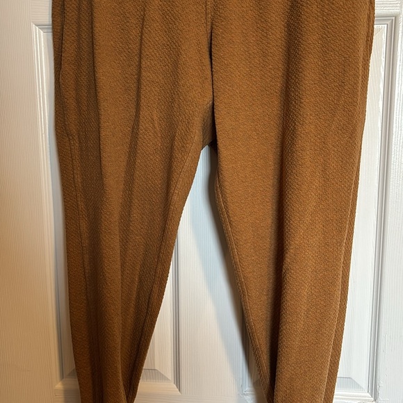 Lululemon Warm Down women’s brown textured jogger sweatpants size 12 - Picture 2 of 10